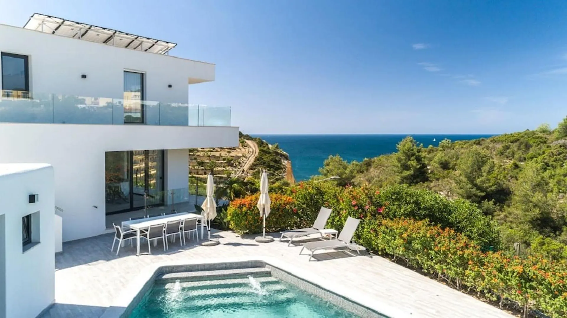 Villa Centeanes - Luxury Villa location
